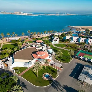 https://bm-beach-resort.sharjah-hotels.com